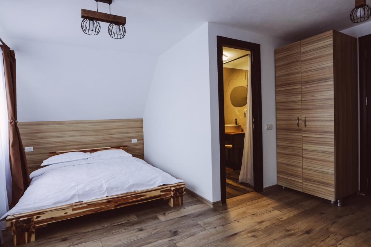 Altitude Guest House Ranca Ngoại thất bức ảnh